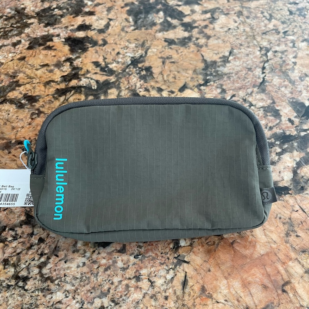 Lululemon mini belt bag- carob brown